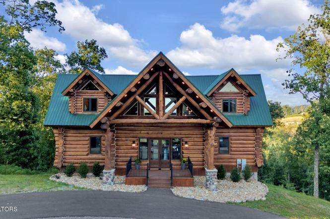 2715 Red Sky Dr, Sevierville, TN