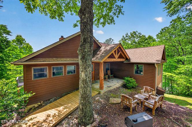 967 Scenic Trl, Gatlinburg, TN