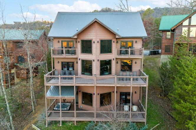 2028 Smoky Cove Rd, Sevierville, TN
