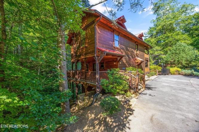 1827 Elk Springs Way, Gatlinburg, TN