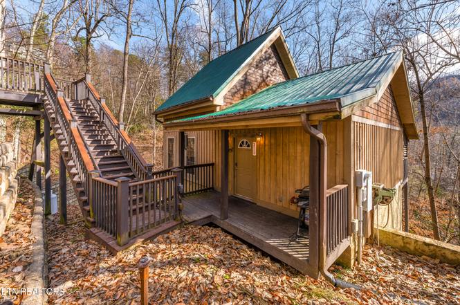 514 Laural Mountain Rd, Gatlinburg, TN