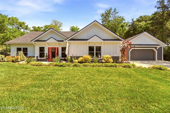 106 Chatuga Dr/ 103 Tsuhdatsi Dr, Loudon, TN
