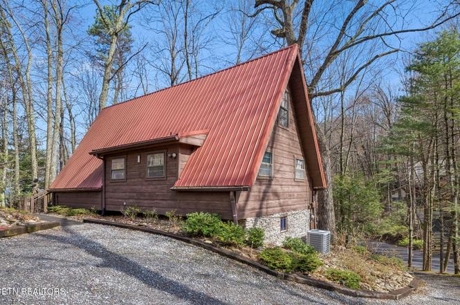 1235 N Baden Dr, Gatlinburg, TN