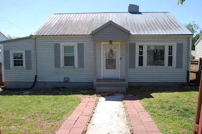 621 Ferry St, Loudon, TN