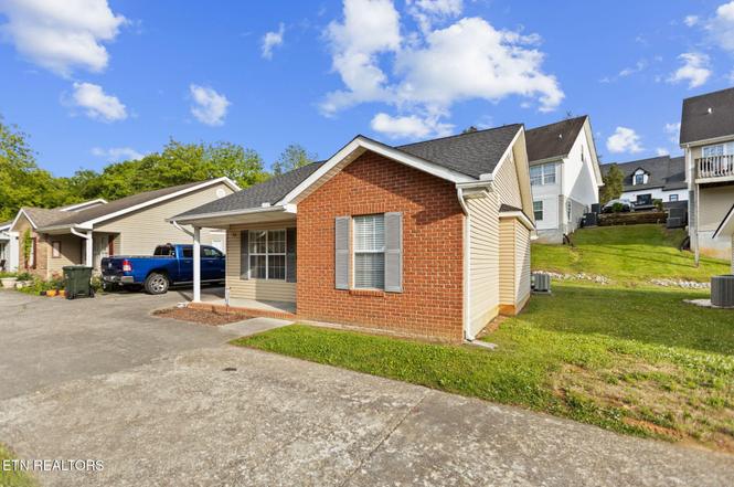 918 Middlebrook Ct, Sevierville, TN
