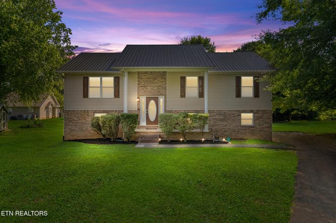 1717 Meadow Ridge Cir, Sevierville, TN