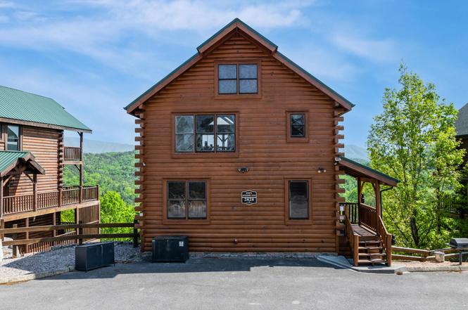 2828 White Oak Ridge Ln, Sevierville, TN