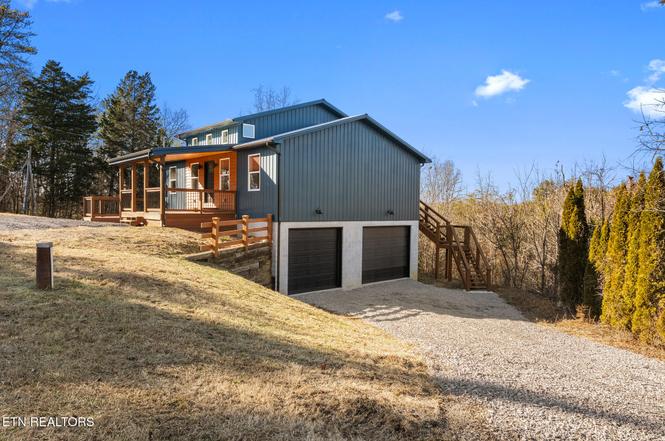 982 Smokey Mountain Queen Rd, Sevierville, TN