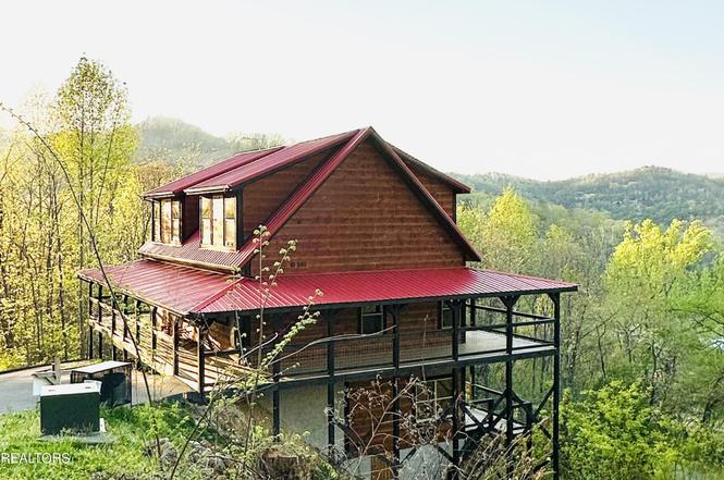 3305 Red Wolfe Rd, Sevierville, TN
