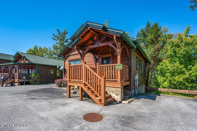 834 Great Smoky Way, Gatlinburg, TN