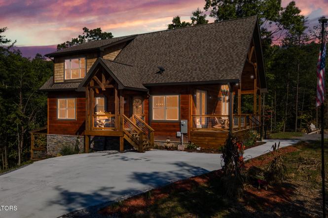 4385 Chamberlain Ln, Sevierville, TN