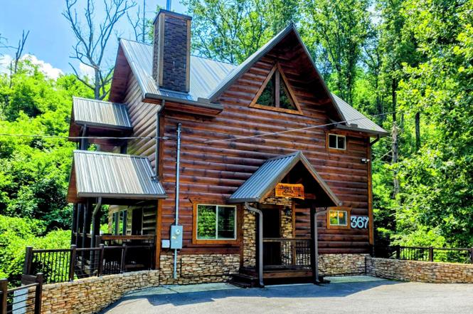 367 Wiley Oakley Dr, Gatlinburg, TN