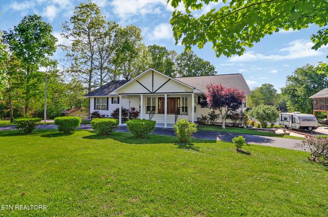 8429 Cherokee Trl, Crossville, TN