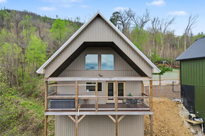 223 Chimney Tops Way, Gatlinburg, TN