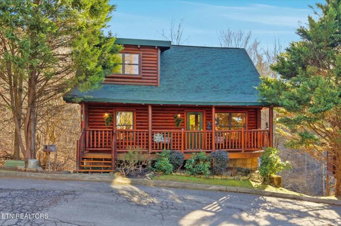 2016 Bear Creek Way, Sevierville, TN