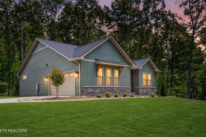 30 Andover Ln, Crossville, TN