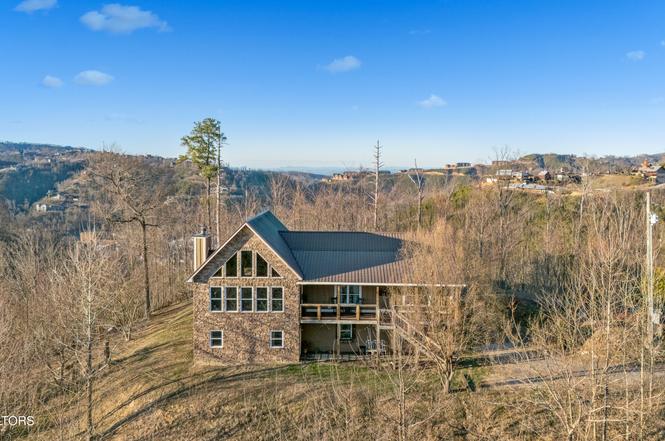 835 Perry Dr, Gatlinburg, TN