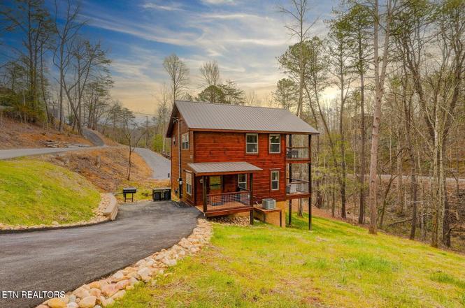 1614 Lake Dr, Gatlinburg, TN