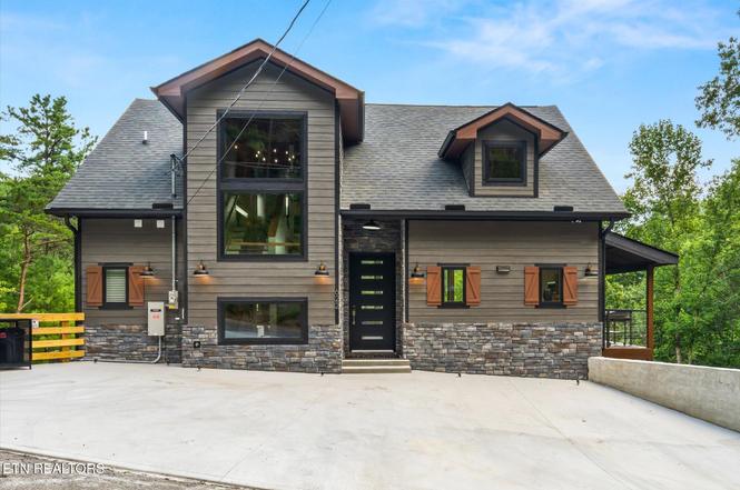 622 Coronation St, Gatlinburg, TN