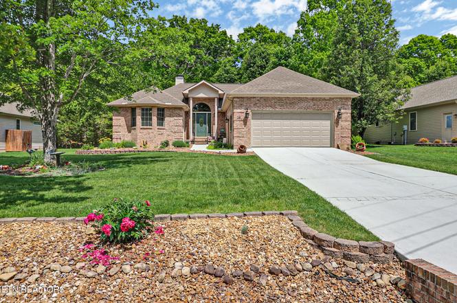 14 Dickens Ln, Crossville, TN