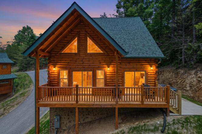 2107 Valley Creek Way, Pigeon Forge, TN