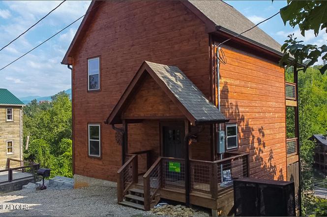 519 Edgewood Dr Dr, Gatlinburg, TN