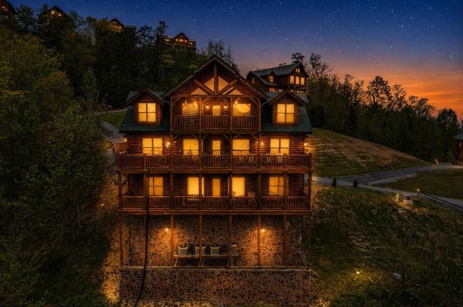 2722 Mountain Perserve Dr, Sevierville, TN