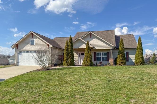 2774 Vista Meadows Ln, Sevierville, TN