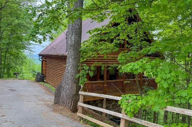 1444 Indian Ct, Sevierville, TN