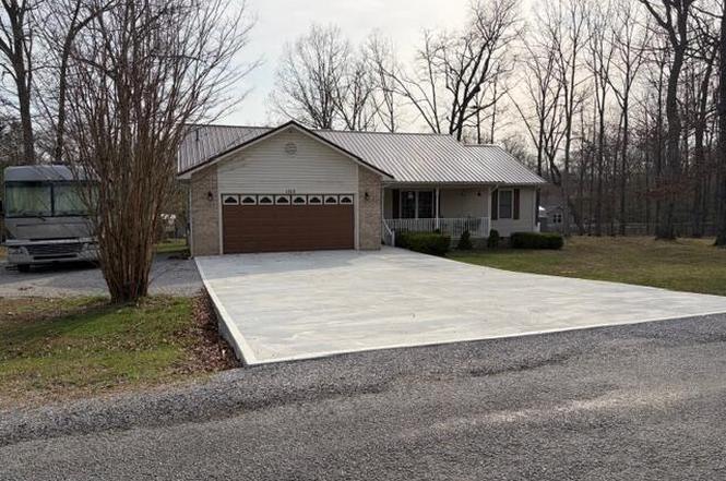 1012 Iroquois Ln, Crossville, TN