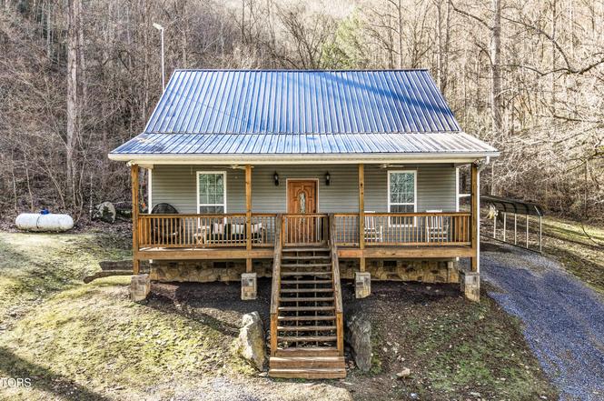 4876 Pearl Valley Rd, Pigeon Forge, TN