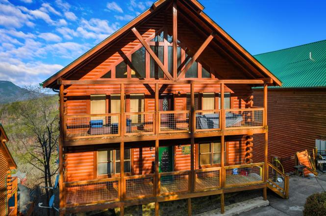 950 Black Bear Cub Way, Sevierville, TN