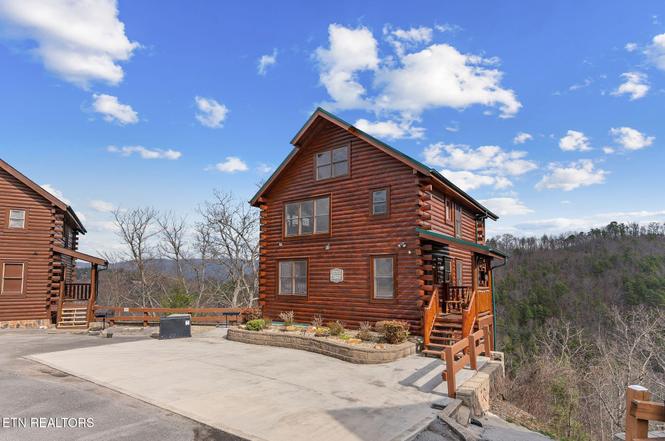2869 White Oak Ridge Ln, Sevierville, TN