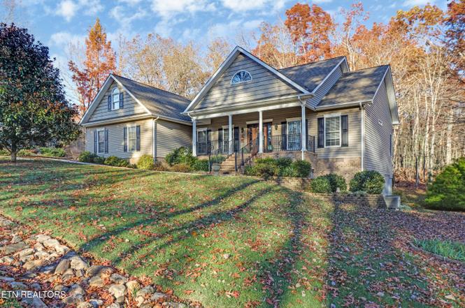 105 Kings Down Dr, Crossville, TN