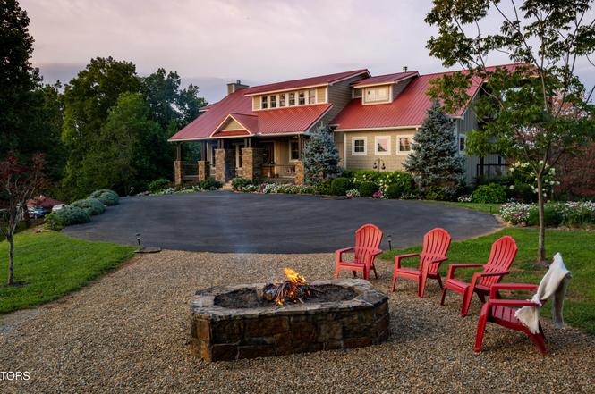 3656 Henry Town Rd, Sevierville, TN