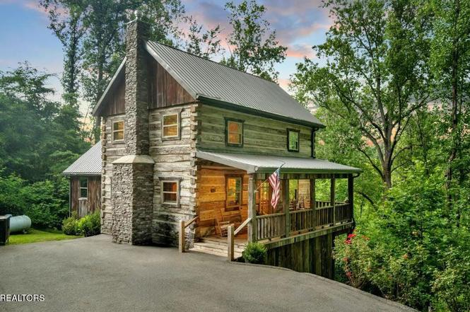 636 Jess Field Rd, Gatlinburg, TN