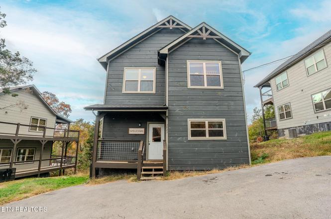 2043 Eagle Feather Dr, Sevierville, TN
