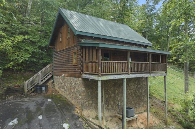 1814 Rhododendron Ln, Sevierville, TN