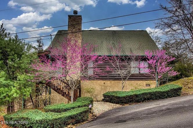 2234 Eagle Feather Dr, Sevierville, TN