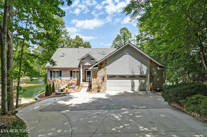 154 Lynhurst Dr, Crossville, TN