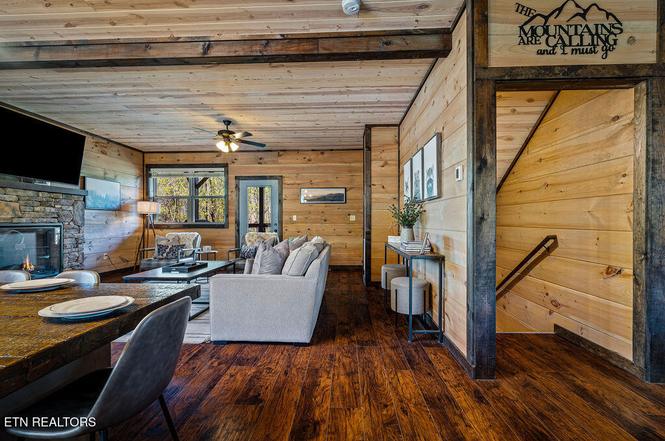 834 Pine Top Ln, Gatlinburg, TN