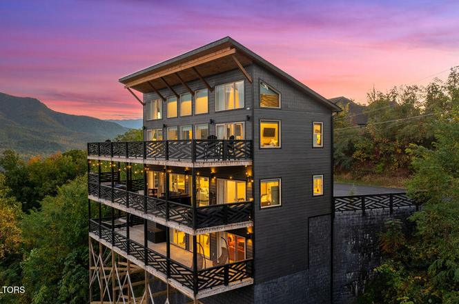 839 Deer Path Ln, Gatlinburg, TN
