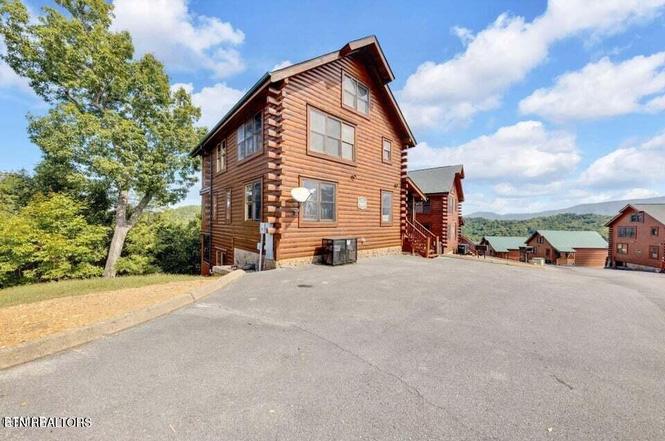 2835 White Oak Ridge Ln, Sevierville, TN