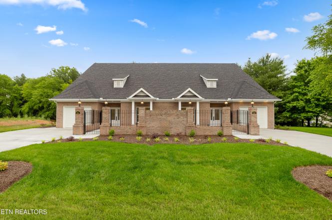 910 Fine Glen Dr, Sevierville, TN