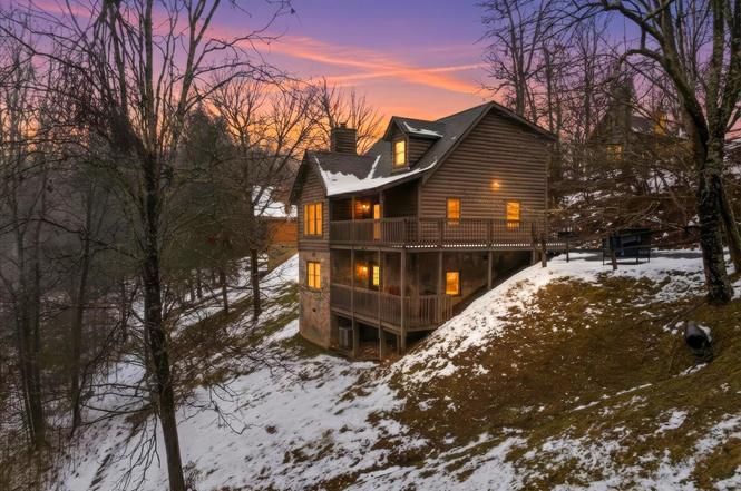 3542 Country Pines Way, Sevierville, TN