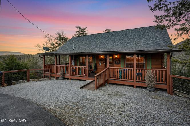 1713 Bear View Rd, Sevierville, TN