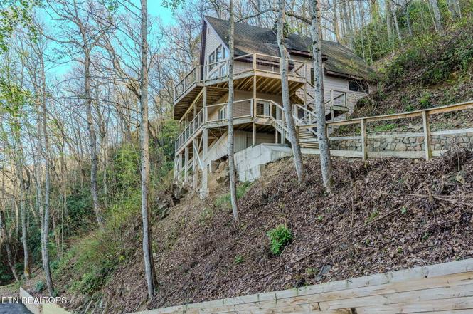 2821 Overholt Trl, Sevierville, TN