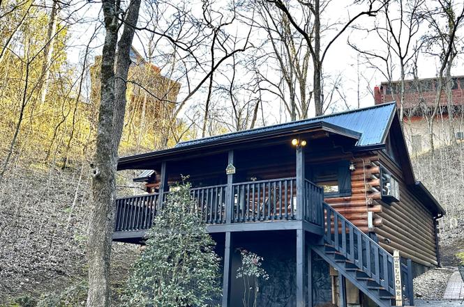 831 Bear Run Way, Sevierville, TN