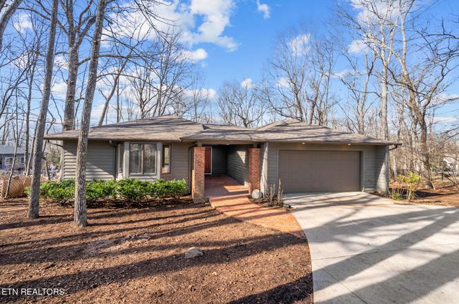 142 Rolling Green Dr, Crossville, TN