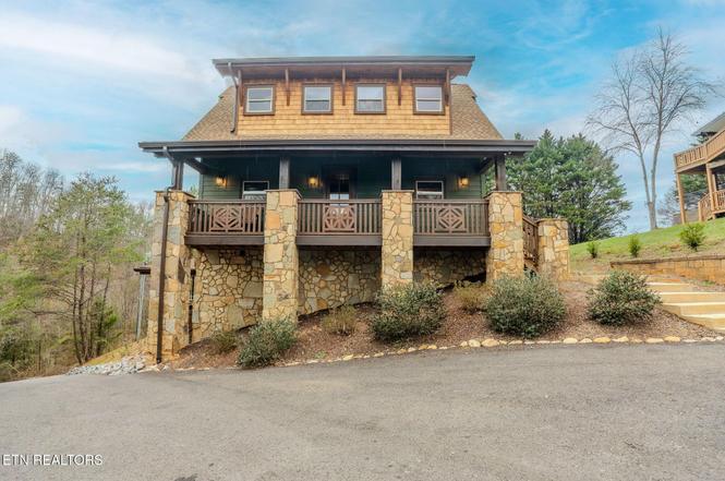 615 Rainbow Rd, Sevierville, TN
